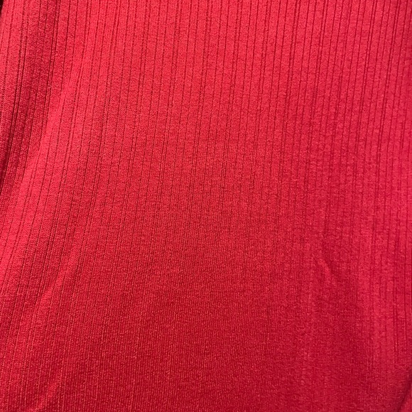 Alia Red Women’s Pull Over Sweater Size Large - Picture 2 of 9